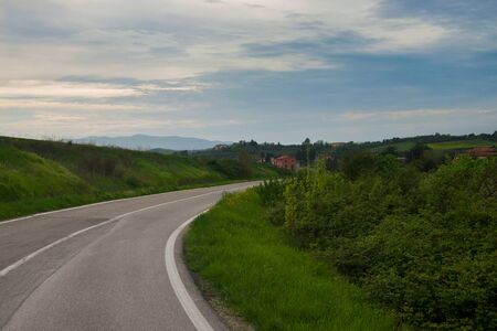 Winding road in Tuscana, Italyの写真素材