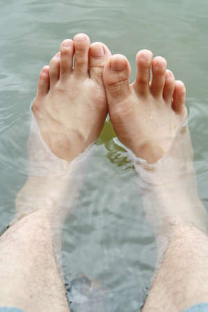 barefoot play water の写真素材