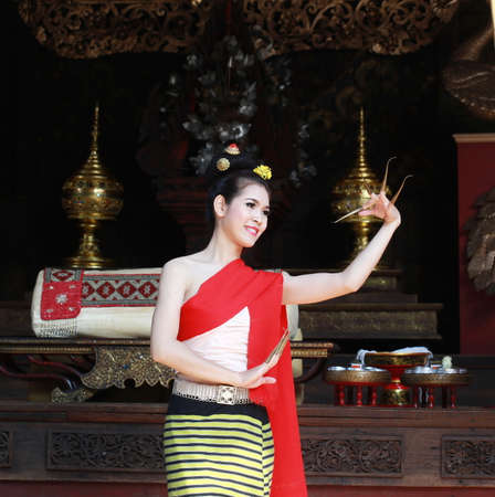 CHIANGMAI, THAILAND - APRIL 13: Unidentified Thai dancer woman in Phrasing temple in Songkran Festival 2015 (Thailand new year) on April 13,2015 in Chiang Mai, Thailand.のeditorial素材
