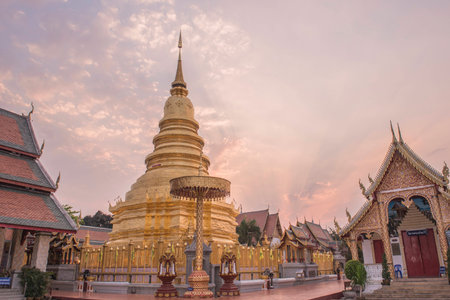 hariphunchai temple thai religionの写真素材