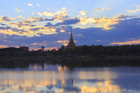 Khonkaen lake, Dinosourのeditorial素材