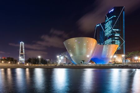 Songdo,South Korea - March 09, 2015: Songdo Central Park in Songdo International Business District, Incheon South Korea.のeditorial素材