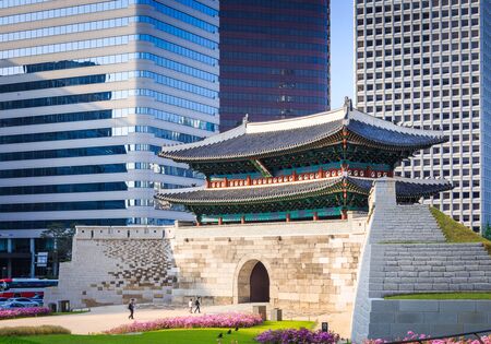 Sungnyemun gate at Night Namdaemun in Seoul, South Korea.のeditorial素材