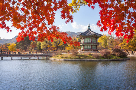 Gyeongbokgung palace in autumn, Seoul, South korea.のeditorial素材