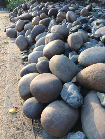 Ligthing on the stoneの素材