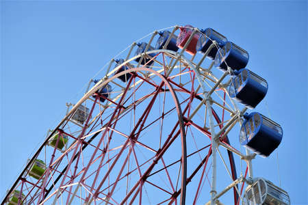 ferris wheel on the nice sky , color ful ferris wheel , ferris wheel in the park backgroundのeditorial素材