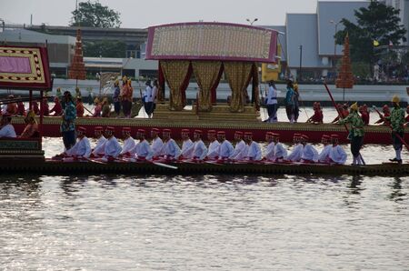 BANGKOK,THAILAND-November 6.An ancient ship "Suphannahongse" was set for the Royal Barge Procession rehearsal for the Royal Kathin Ceremony at Chaopraya river on  in Bangkok,Thailandのeditorial素材