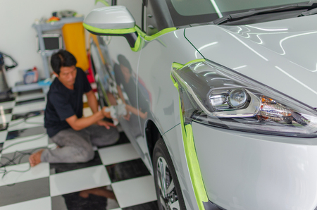 Men are working car paint polishing.のeditorial素材