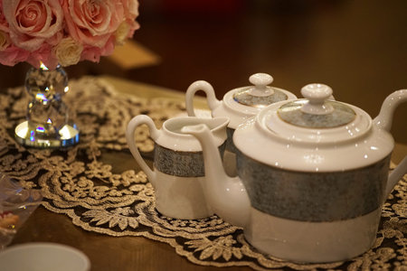 Tea set of the drink on the table at the time of the break