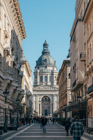 20 FEBRUARY 2023, BUDAPEST, HUNGARY: Budapests iconic place of worship and historic cityscape - a must-visit tourist destination for the religious, cultural and travel enthusiasts.のeditorial素材