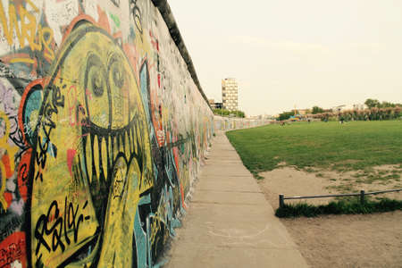 The wallのeditorial素材