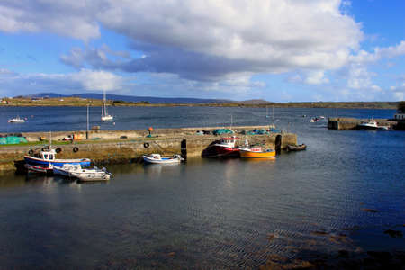 A view of Roundstone Harbour, Connemara, County Galway, Ireland.のeditorial素材