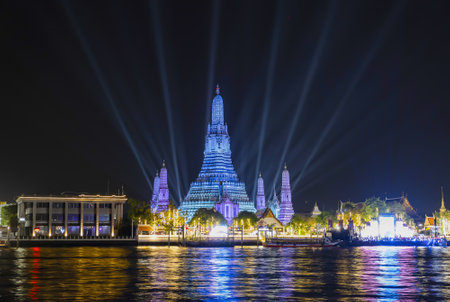Wat Arun Temple in bangkok thailand at night.の写真素材