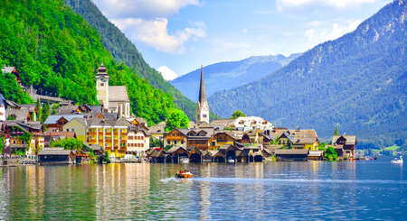 Scenic panorama view of famous Hallstatt lakeside village. A Hallstatt old town located on Hallstatt see lake. Hallstatt, Salzkammergut region, Austria.の写真素材