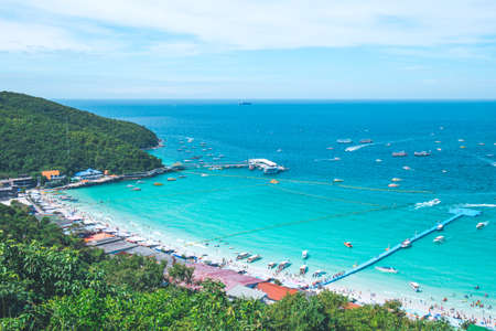 High view of the beautiful beach with tourists and harbor.Koh Larn Pattaya Thailandのeditorial素材