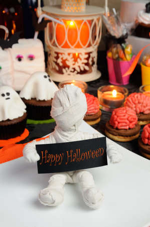 Holder Mummy invites you to a celebration in honor of Halloween