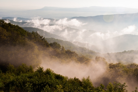 Fog and low clouds in the Blue Ridge Mountains, seen from Skyline Drive in Shenandoah National Park, Virginia  の写真素材