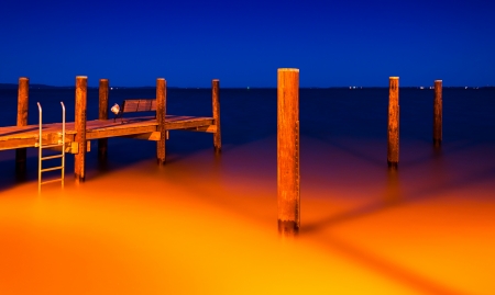 The fishing pier in Havre de Grace, Maryland at night.の写真素材