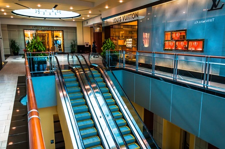 Escalators and the Louis Vuitton Store in Towson Town Center, Maryland.のeditorial素材