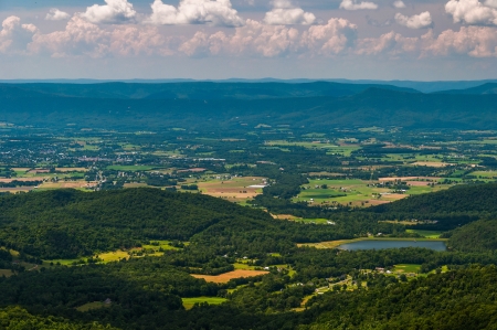 View of Lake Arrowhead and the Shenandoah Valley from Shenandoah National Park, Virginia.の写真素材
