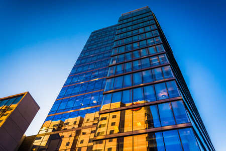 Looking up at the modern WSFS Bank building in downtown Wilmington, Delaware.の写真素材