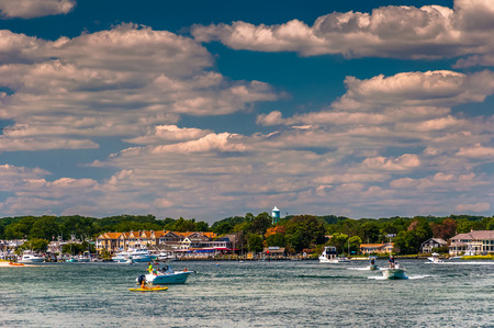 Boats in the Manasquan Inlet, in Point Pleasant Beach, New Jersey.のeditorial素材