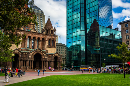The John Hancock Building and Trinity Church at Copley Square in Boston, Massachusetts.のeditorial素材