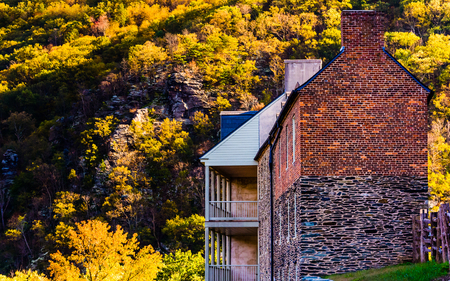 Historic buildings and autumn color in Harpers Ferry, West Virginia.のeditorial素材