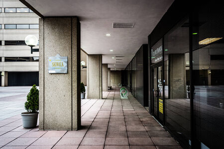 Buildings along the Charles Center Skywalk in downtown Baltimore, Maryland.のeditorial素材