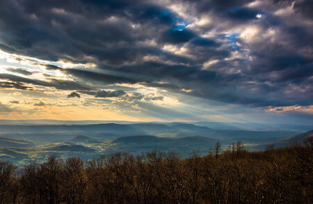 Crepuscular rays over the Appalachians, seen from Skyline Drive in Shenandoah National Park, Virginia.の写真素材