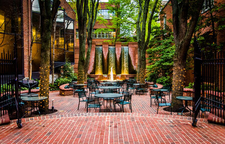 Fountains and outdoor dining area in downtown Lancaster, Pennsylvania.の写真素材