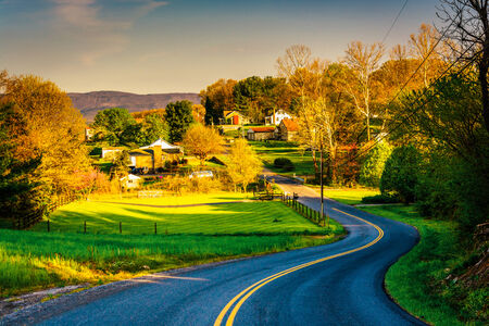 Windy country road in the Shenandoah Valley, Virginia.の写真素材