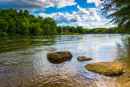 The Delaware River, north of Easton, Pennsylvania.の写真素材