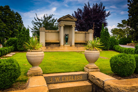 Mausoleum at Oakland Cemetary in Atlanta, Georgia.のeditorial素材