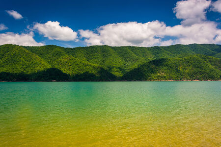 Mountains along the shore of Watauga Lake, in Cherokee National Forest, Tennessee.の写真素材