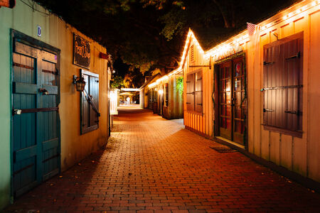 Narrow brick alley at night, in St. Augustine.のeditorial素材