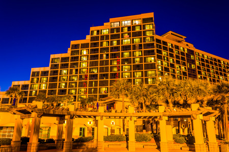 Large hotel at night, in Daytona Beach, Florida.のeditorial素材