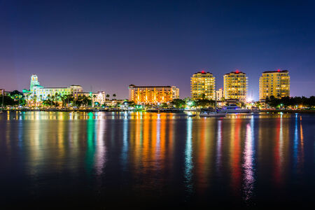 Buildings on the waterfront at night in Saint Petersburg.のeditorial素材