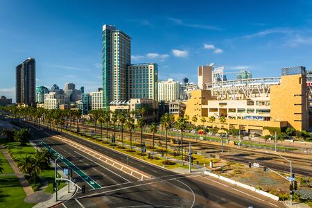 View of Harbor Drive in San Diego, California.のeditorial素材