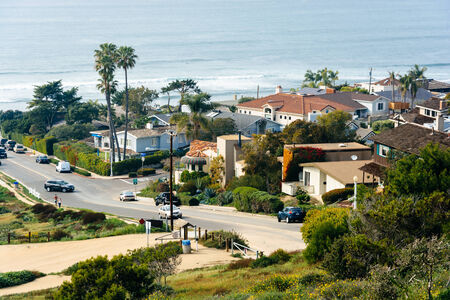 View of Ladera Street and the Pacific Ocean from Sunset Cliffs Natural Park in Point Loma, California.のeditorial素材