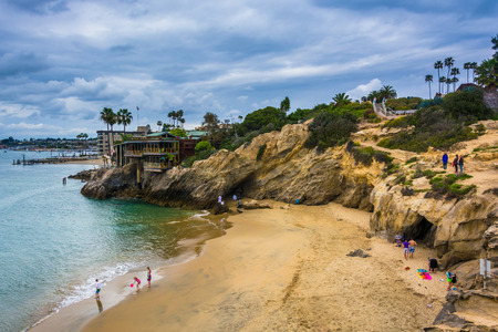 View of a small cove in Corona del Mar, California.のeditorial素材