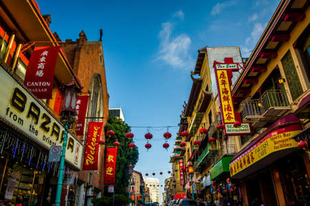 Businesses along Grant Avenue in Chinatown, San Francisco, California.のeditorial素材