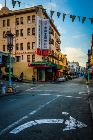 Businesses along Grant Avenue in Chinatown, San Francisco, California.のeditorial素材