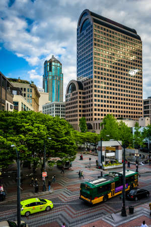 View of buildings and streets in the Retail Core, in downtown Seattle, Washington.のeditorial素材