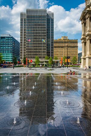 Fountains and buildings at Dilworth Park, in Philadelphia, Pennsylvania.のeditorial素材