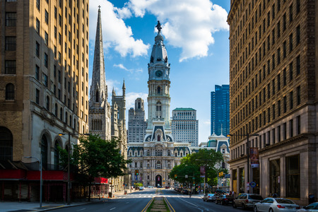 City Hall and Broad Street in Center City, Philadelphia, Pennsylvania.のeditorial素材