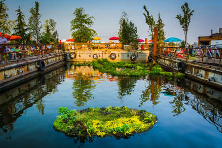 Spruce Street Harbor Park, in Philadelphia, Pennsylvania.のeditorial素材