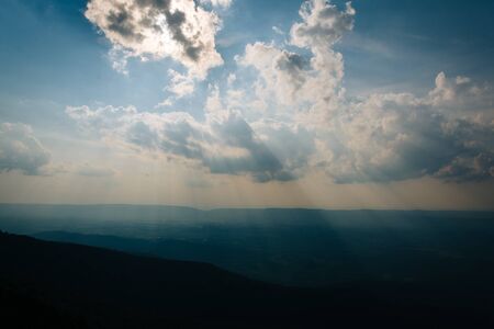 Crepuscular rays over the Shenandoah Valley, seen from Little Stony Man Cliffs in Shenandoah National Park, Virginia.のeditorial素材