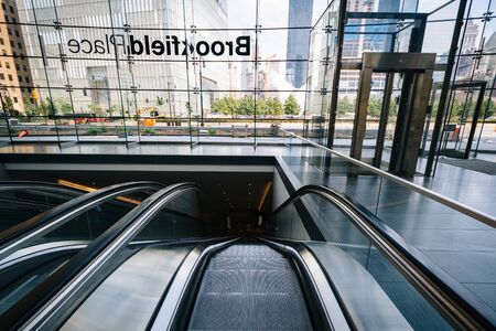 Escalators to the World Trade Center West Concourse at Brookfield Place in Lower Manhattan, New York.のeditorial素材