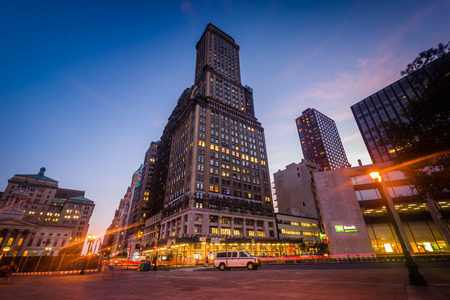 Buildings in downtown Brooklyn at twilight, in Brooklyn, New York.のeditorial素材